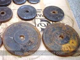 Blackdove Nest Clean And Paint Rusty Old Weight Plates To Look Like New How To Clean Rust Weight Plates Diy Rust Remover