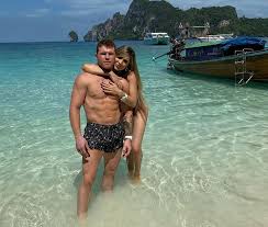 He has won multiple world championships in four weight classes from l. Canelo Alvarez Says His Four Children Will Stop Him Turning Into Another Fallen Boxing Hero Ahead Of Saunders Showdown