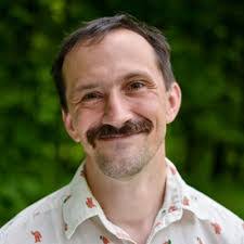 Lisa Risi's Instagram, Twitter & Facebook