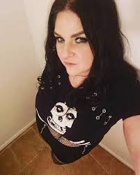 Stacey Walsh, better known by her stage name Stacey Quinn, is a vibrant  singer and entertainer hailing from Niagra, Ontario. With a passion for  music that resonates with the soul, Stacey has