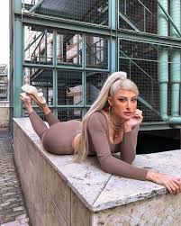 Maybe you would like to learn more about one of these? H Toynh Anebase Fwto Apo Thn Paidikh Ths Hlikia Kai De Fantazesai Ti Zhthse Apo Toys Followers Ths Gossip Tv Gr