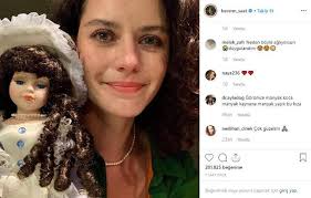 Berat sat dün akşam eşi kenan doğulu'nun kendisi için düzenlendiği sürpriz doğum günü partisine katıldı. Esi Kenan Dogulu Ile Bosanacaklari Soylenen Beren Saat Gozyaslari Icinde Verdigi Pozu Paylasti