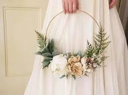 Wedding Bridal Bouquet Gold Metal Iron Circle Bridesmaid Bouquet Original Wedding Bouquet Alterna In 2020 Modern Bridal Bouquets Bridesmaid Flowers Alternative Bouquet