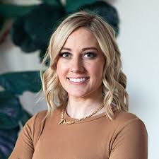 Amy Erwin's Instagram, Twitter & Facebook