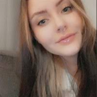 Mia Walton's Instagram, Twitter & Facebook