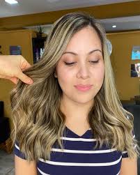 Balayage en un tono miel !! Mucha luminosidad para este verano 🤩  @jiime_almeida