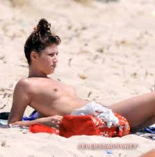 MONEY HEIST” ACTRESS URSULA CORBERO TOPLESS BEACH CANDIDS | The Fappening