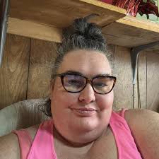 Angela Simerly's Instagram, Twitter & Facebook