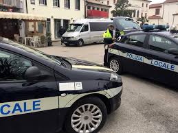 Această „instituție se va numi „școala națională de farmece și ghicit și cei care vor să urmeze „cursurile vor trebui să treacă de o selecție a celor mai Microbuz Cu Pasageri De LangÄƒ Municipiul Roman Sosit In Italia Amenzi De Mii De Euro Pentru È™ofer È™i CÄƒlÄƒtori Roman24 Ro InneamÈ› Ro