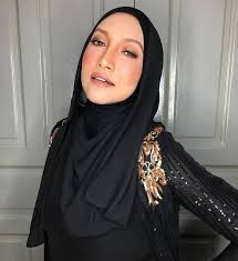 Ziana zain album has 12 songs sung by ziana zain. Ziana Zain Dedah Suami Ambil Dadah Cilikan Kemaluan Anak Iluminasi