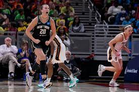 Sabrina Ionescu's three-point contest performance leaves Steph Curry in awe  | Marca