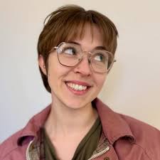 ✨🖤 SARAH 🖤✨ #throwback #londonontariohairstylist #splitdye #foxhair  #shaghaircut #emohair #mullet #colourblockinghair #gothhair #skunkhairstyle  #curtainbangs #downtownlondon #althair #althairstylist #girlswithtattoos  #lgbtqfriendly #skunkhair ...