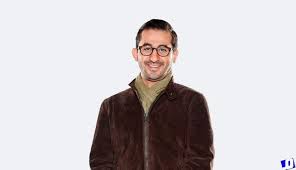 أحمد حلمي يتعر ض لحادث على يد ابنه Fashion Round Glass Glass