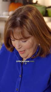 Crispy pancetta takes Ina Garten's peas from simple to sensational! 🥓🫛  #BarefootContessaBackToBasics