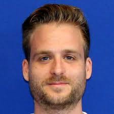 Dennis Knierim's Instagram, Twitter & Facebook