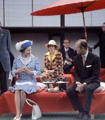 Majesty the Queen drinking tea in Kyoto ...