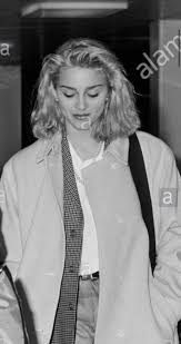Madonna white heat (true blue (uk) 1986). Madonna Scrapbook Auf Twitter Madonna And Sean Penn Arrive At Heathrow Airport In March 1986