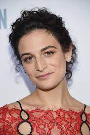 Jenny Slate Curly Updo Curly Hair Women Celebrity Hair Trends Jenny Slate