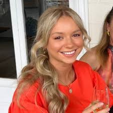 Savannah Sewell's Instagram, Twitter & Facebook