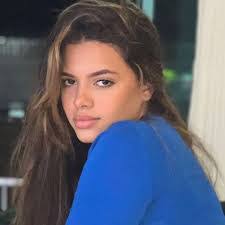 Brisa Rocha's Instagram, Twitter & Facebook