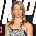 Jessie Graff in Two-Piece Workout Gear Does Amazing Handstand