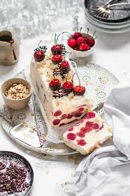 Ich liebe es kuchen vom blech zu backen, aber ein blech ist wirklich verdammt groß und ich wüsste gar nicht, wer all den kuchen essen soll. Gluhwein Kirsch Marzipan Parfait Kuchendeern