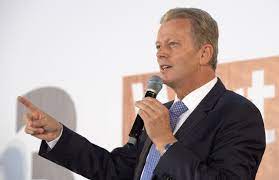Jump to navigation jump to search. Grund Fur Mitterlehners Rucktritt Ein Auslander Soll Meinen Job Ubernehmen Kosmo
