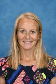 Lucinda Cooper's Instagram, Twitter & Facebook