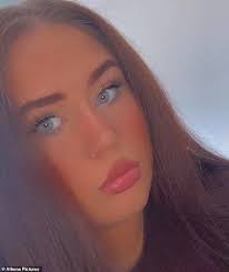 Kaitlyn Davies's Instagram, Twitter & Facebook