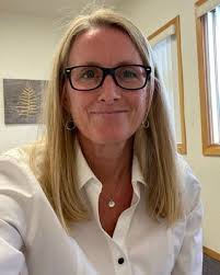 Laura Root's Instagram, Twitter & Facebook