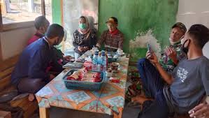 Lagu lampung way kanan way besai rek way umpu. Sebelum Berangkat Kerja Warga Desa Ngepoh Lakukan Ngopi Di Warung