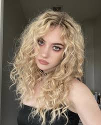 Sono pazza a pensare che questa sia una pessima tinta per capelli? : r/Hair