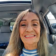 Linda "KYLE" Lukins (@aginghotie) • Instagram photos and videos