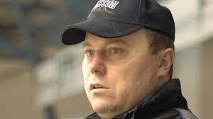 Odstupte! vzkazovali Pešoutovi fanoušci. Vydržte! prosili ho jiní + VIDEO