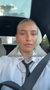 Julia Mervis Sosie Bacon