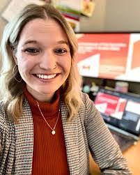 Amanda Bevis's Instagram, Twitter & Facebook