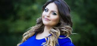 Les meilleures modèles de coupe coupe femme carré youtube. Cheveux Courts Ou Longs Quand On Est Ronde Le Blog Anaca3 Com