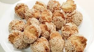 Kuncinya adalah adalah di proses menggorengnya, jangan dimasukan pada saat minyak. Resep Kue Onde Onde Ketawa Renyah Takaran Sendok Ide Jualan Jajanan Youtube