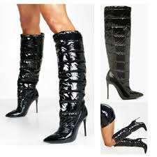 La botte à talon aiguille sera votre partenaire pour un style gothique , rock , branché ou fétish. Femmes Genou Bottes Talon Aiguille Ladies Mollet Matelasse Noir Shine Chaussures Ebay