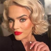 Taryn Mark's Instagram, Twitter & Facebook