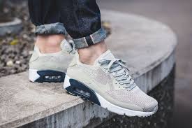 On Foot Nike Air Max 90 Ultra 2 0 Flyknit Pale Grey Armory Navy Eu Kicks Sneaker Magazine Nike Air Max Nike Air Max 90 Nike