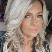 Amanda Grundy's Instagram, Twitter & Facebook