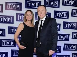 Drogi użytkowniku, przez dalsze korzystanie z serwisu (zamknięcie komunikatu, kliknięcie na elementy na stronie poza komunikatem, przejście dalej) bez zmian ustawień w zakresie prywatności, wyrażasz zgodę na przetwarzanie danych osobowych przez goldenline sp. Teraz Kur My Dobra Zmiana W Spolkach Skarbu Panstwa Tvp I 245 Nowych Ludzi