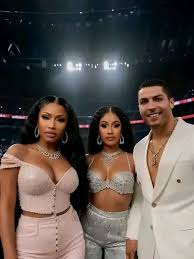 La meilleure combinaison photo Cardi B , Nicki Minaj et Cristiano Ronaldo