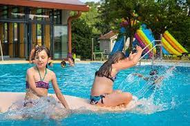 05 65 29 75 03 tél. Centre Nautique Aqualudis Villefranche De Rouergue Tourisme Aveyron