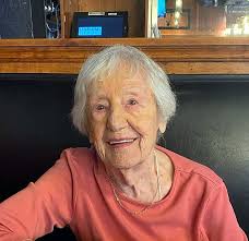 Mary Chiarello's Instagram, Twitter & Facebook