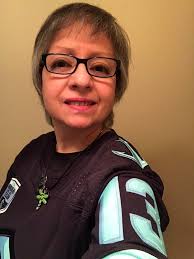 This Brandon Tanev bobblehead giveaway is legendary. 😂👻 via @seattlekraken