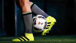 Back in 1908, when the italian football association prohibited member sides from using foreign players, a group of ac milan players decided to break away and form a new club that would include players from all over the world. Adidas Torfabrik Bundesliga 2016 17 Ball Ibwm
