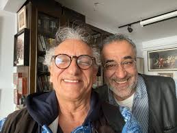 Bugün 26 Nisan, doğum günümde çok eski iki arkadaşla buluştum Kadıköy'de!  Özdere'de oturan İstanbul'u ziyaret eden değerli ressam sevgili Şenol  Yorozlu, VE eski CUMHURİYET Gazetesi'nin temel taşlarından büyük dost  sevgili Metin Hakyeri