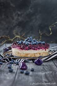 Heidelbeerkuchen Mit Cremefullung Und Mandelboden Life Is Full Of Goodies Rezept Heidelbeeren Kuchen Heidelbeerkuchen Kuchen Und Torten